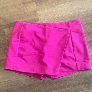 Express Fuchsia Women's Skorts Size 4